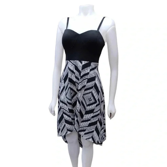 Guess Sleeveless Halter Hi Lo Black & White Dress Size 4 - Picture 1 of 11